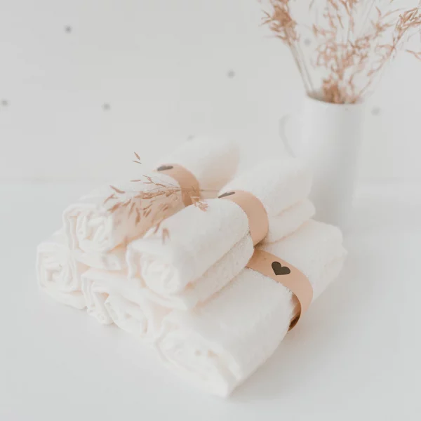 Lavette en viscose de bambou ornée d'un coeur – Image 2