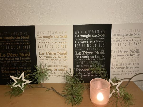 Affiche de Noël ''Dans cette maison on aime la magie de Noël'' fond noir