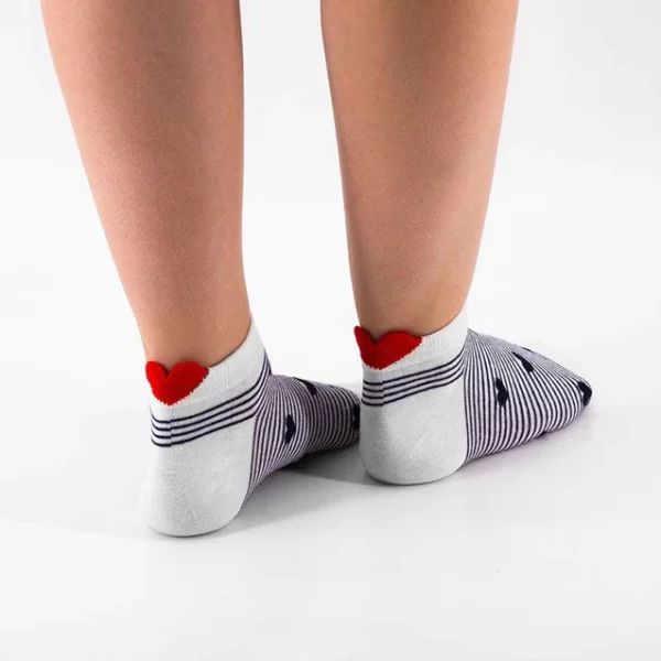 Chaussettes ''Coup de coeur - lignées et coeurs bleus'' – Image 2
