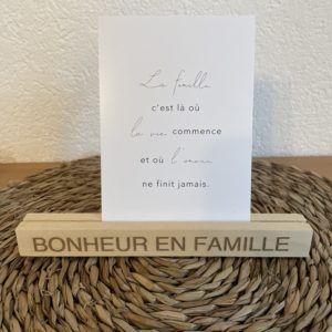 Socle en bois ''Bonheur en famille'' en majuscule - 20 cm
