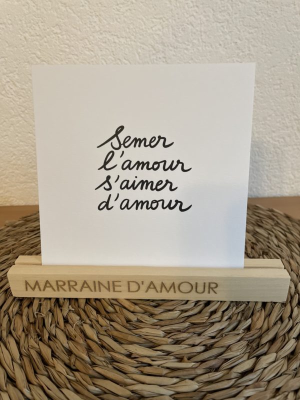 Socle en bois ''Marraine d'amour'' en majuscule - 20 cm