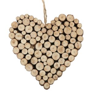 Coeur à suspendre en rondins de bois