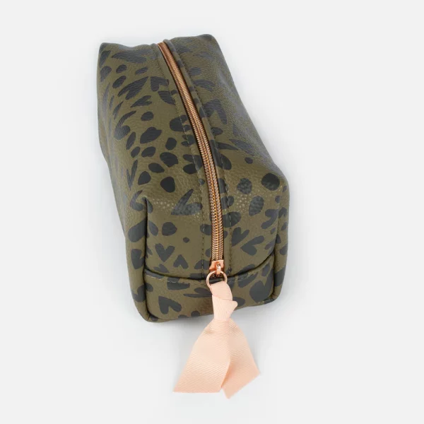 Trousse Kaki avec coeurs noirs – Image 3
