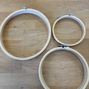 Cercles à broder en bois divers grandeurs