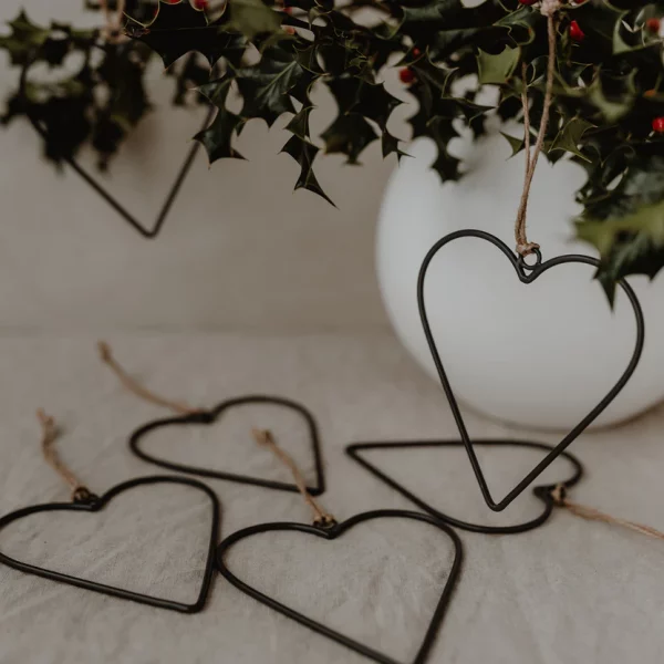 Petit coeur en métal à suspendre – Image 2
