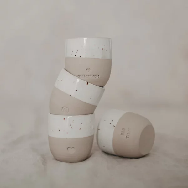 Petite tasse à expresso/ristretto en grès avec coeur, sans anse – Image 3