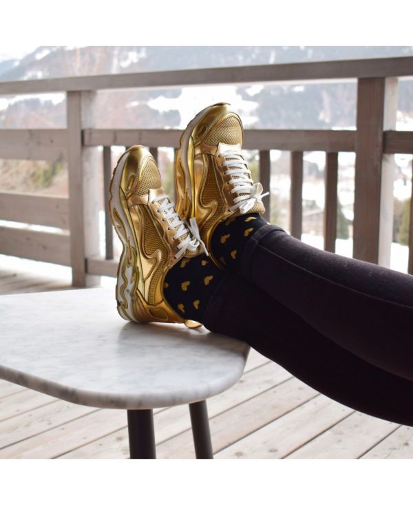 Chaussettes " Les Laura " noir avec coeurs dorés – Image 2