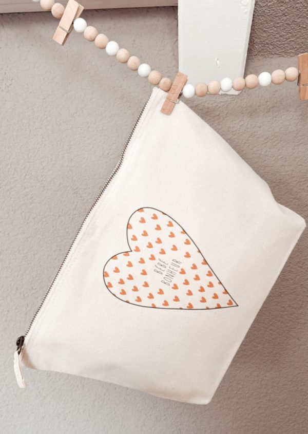 Trousse petits coeurs moutarde " Bébé bonheur " – Image 3