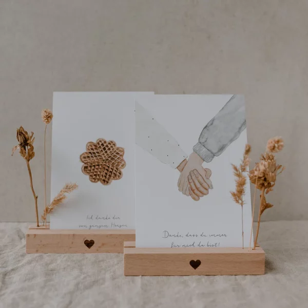 Socle en bois avec coeur 15 cm et 3 trous pour fleurs