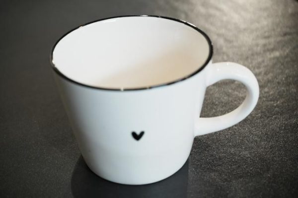 Cuillère en porcelaine avec cœur noir – Image 2