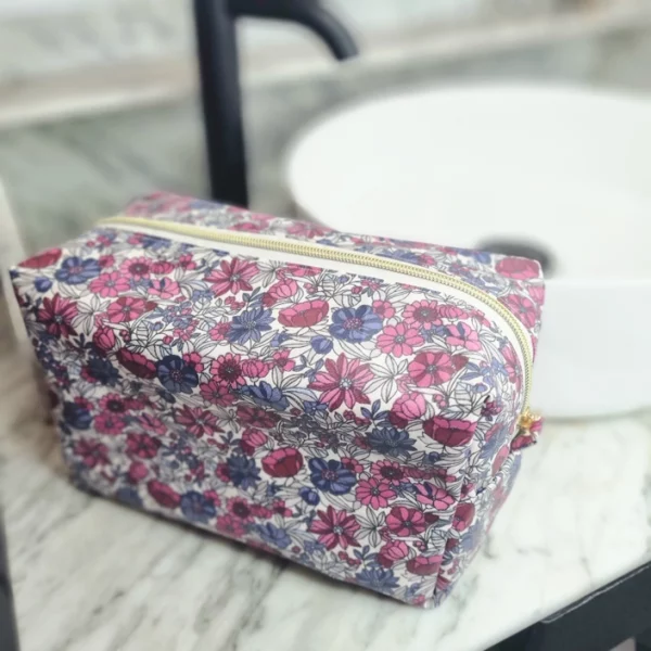 Maxi trousse panier fleurs coloris roses et bleus