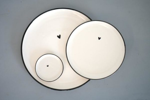 Gande assiette avec coeur noir – Image 3