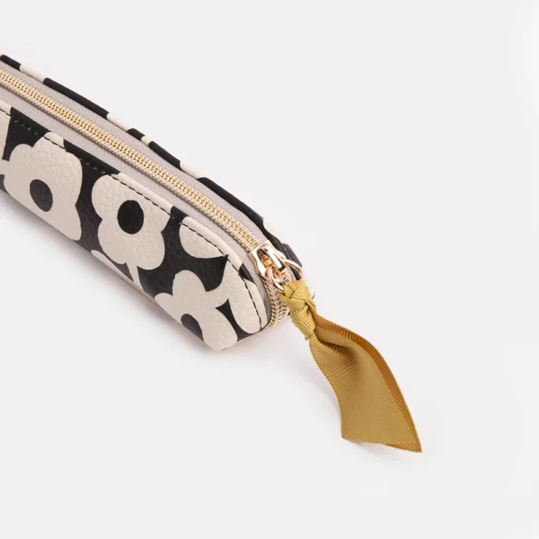 Trousse noire avec fleurs blanches – Image 2