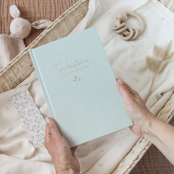 Livre souvenirs coloris couverture lin céladon  ''Ton histoire tes 10 premières années'' – Image 9