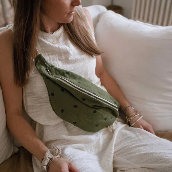 Sac banane coeur kaki – Image 2