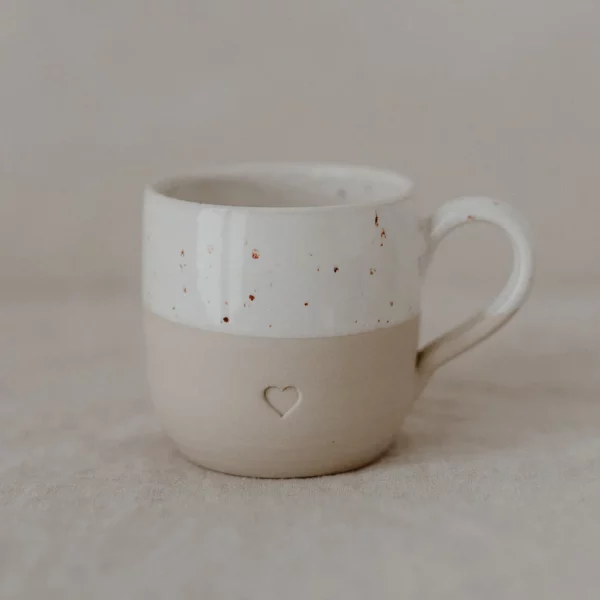 Tasse en grès à cappucino avec anse - coeur