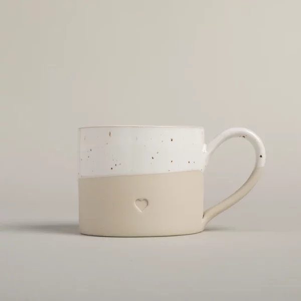 Tasse en grès coeur avec anse