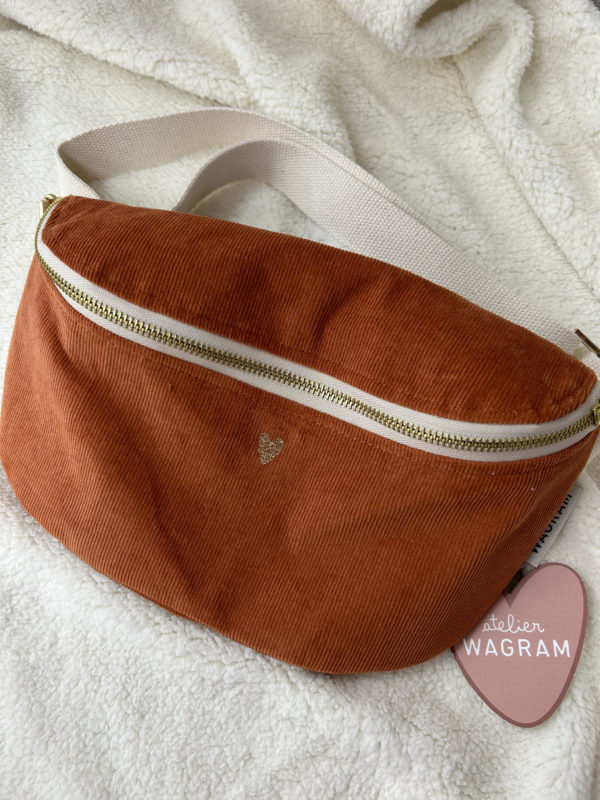 Sac banane ENFANT velours cotelé brique avec petit coeur doré