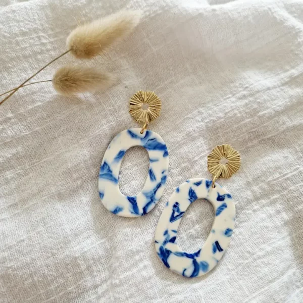 Boucles d'oreilles acrylique ovale bleu/crème