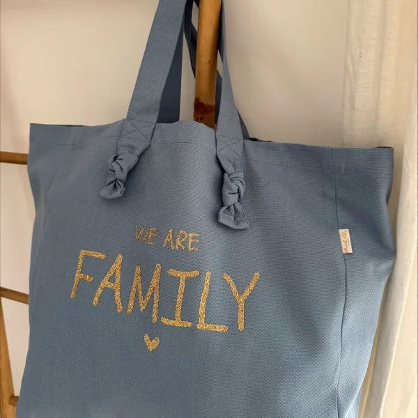 Sac cabas - We are family ♥ coloris bleu nuage – Image 2