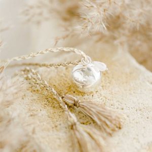 Bola de grossesse ODESSA argent – cordon de soie nuage