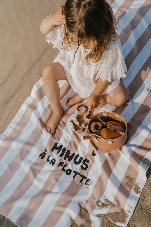 Serviette microfibre enfant - Minus à la flotte rose nude – Image 5