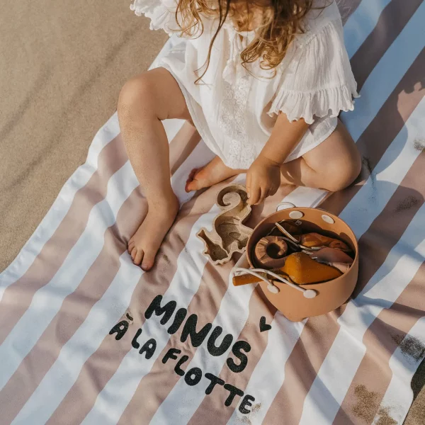 Serviette microfibre enfant - Minus à la flotte rose nude – Image 3