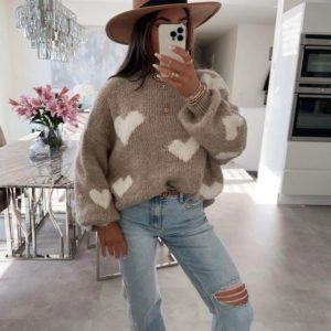 Gros pull en mailles taupes avec oeurs blancs