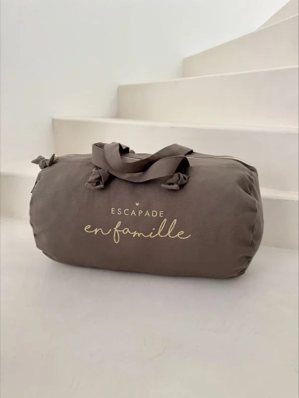 Sac Polochon - Escapade en famille coloris taupe – Image 3