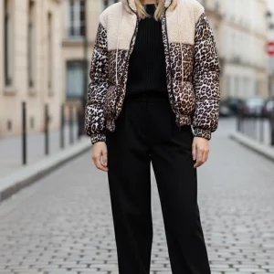 Veste doudoune polaire et léopard courte
