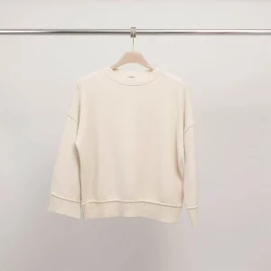 Pull doux col rond en maille fluide