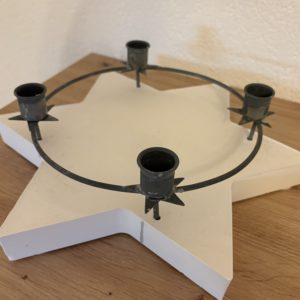 Couronne en métal avec piques