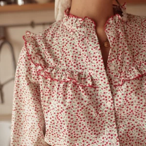 Blouse imprimée fleurs rouges à volants Shirley