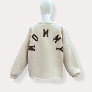 Sweat à manches longues avec écriture MOMMY au dos