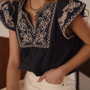 Blouse marine brodée Ophélie